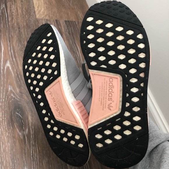 Adidas NMD R1 onyx grey with pink - Picture 4 of 4